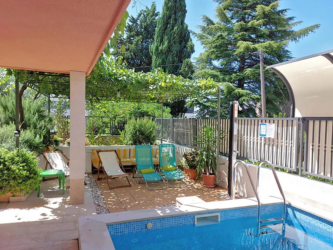 Poolside Paradise - A Hidden Gem In Split location