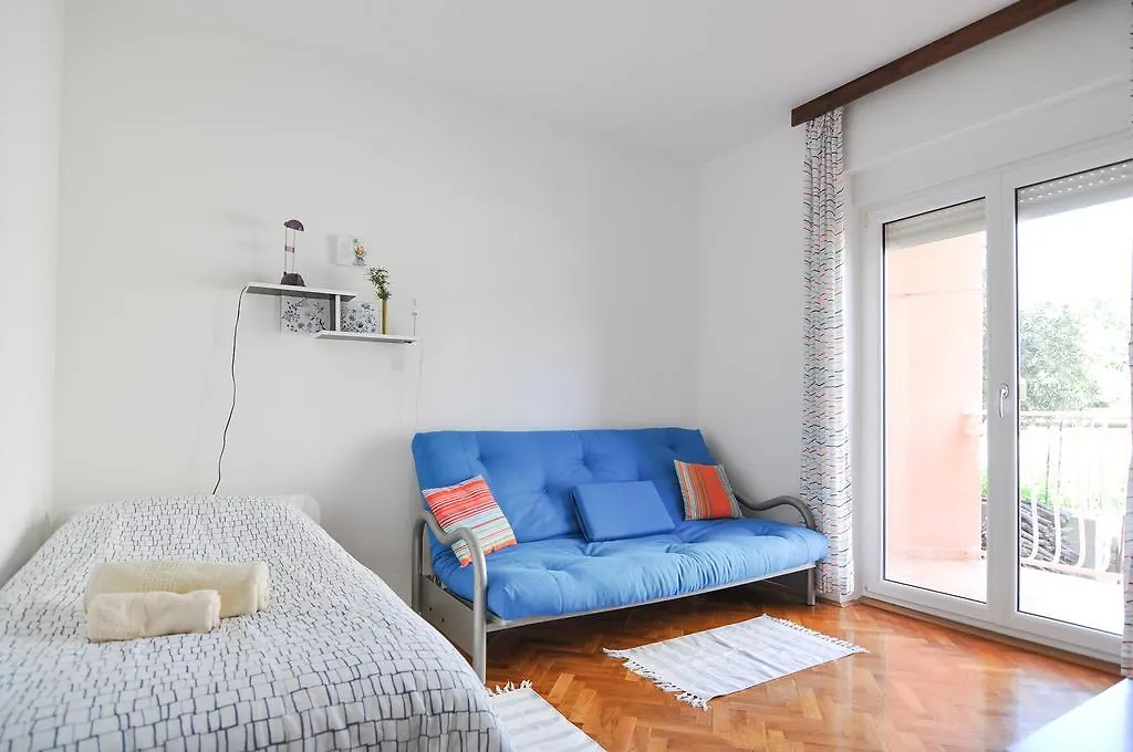 Apartment Poolside Paradise - A Hidden Gem In Split Croatia